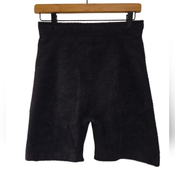 GymShark, Whitney Simmons, Eyelash Black Bike Shorts, Fuzzy, Women's Sz M, L-18 - Picture 1 of 4